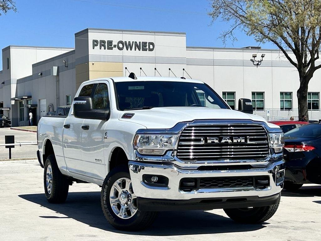 RAM 2500 Tradesman Crew Cab SWB 4WD 2024