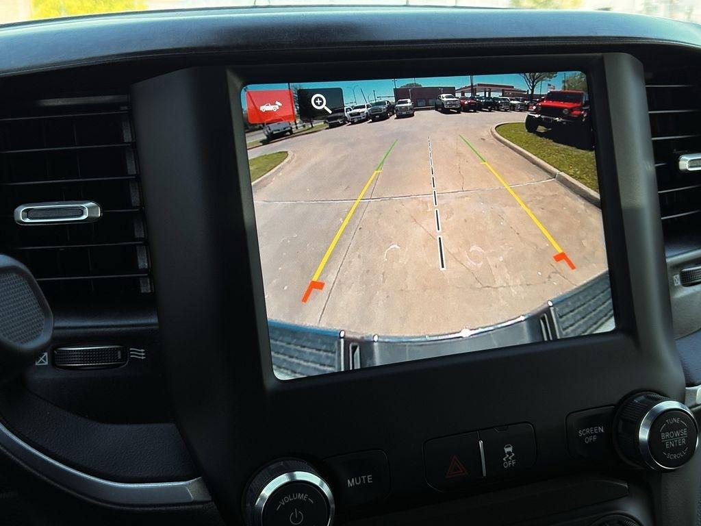 RAM 2500 Tradesman Crew Cab SWB 4WD 2024