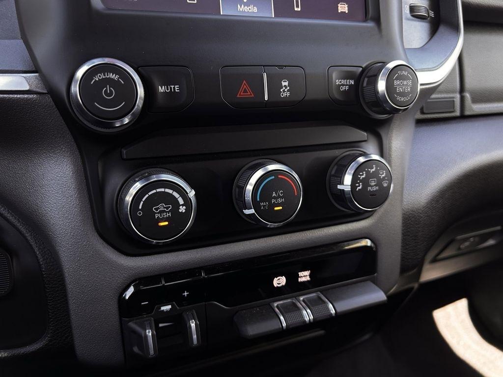 RAM 2500 Tradesman Crew Cab SWB 4WD 2024