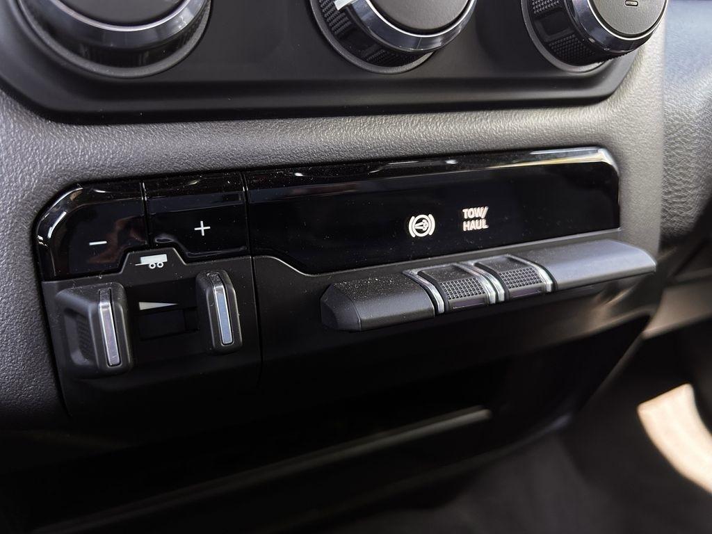 RAM 2500 Tradesman Crew Cab SWB 4WD 2024