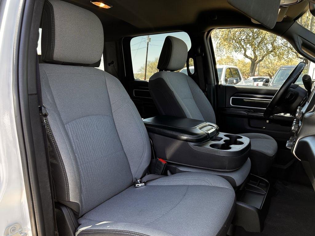 RAM 2500 Tradesman Crew Cab SWB 4WD 2024