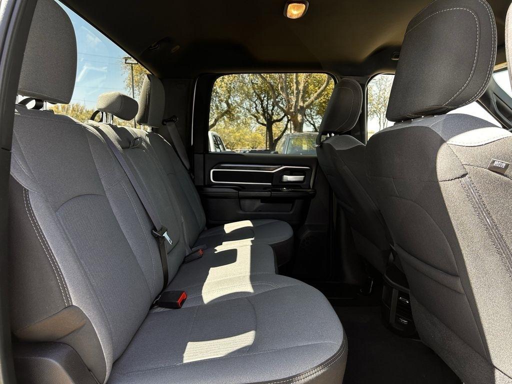 RAM 2500 Tradesman Crew Cab SWB 4WD 2024