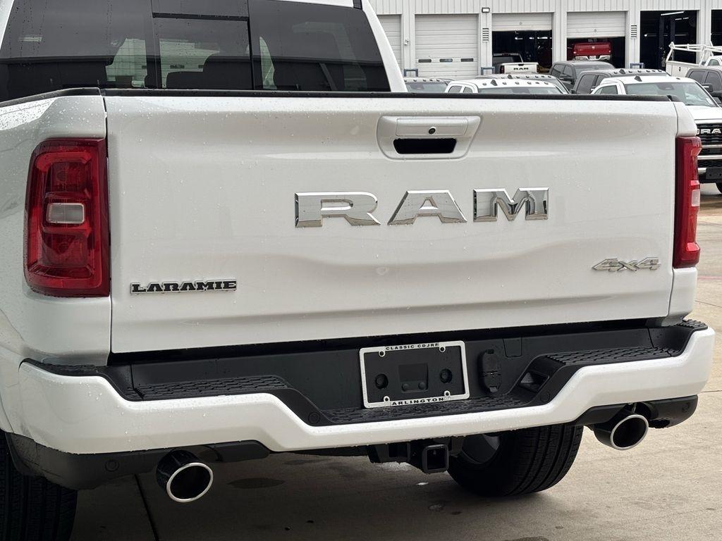 RAM 1500 Laramie Crew Cab SWB 4WD 2026