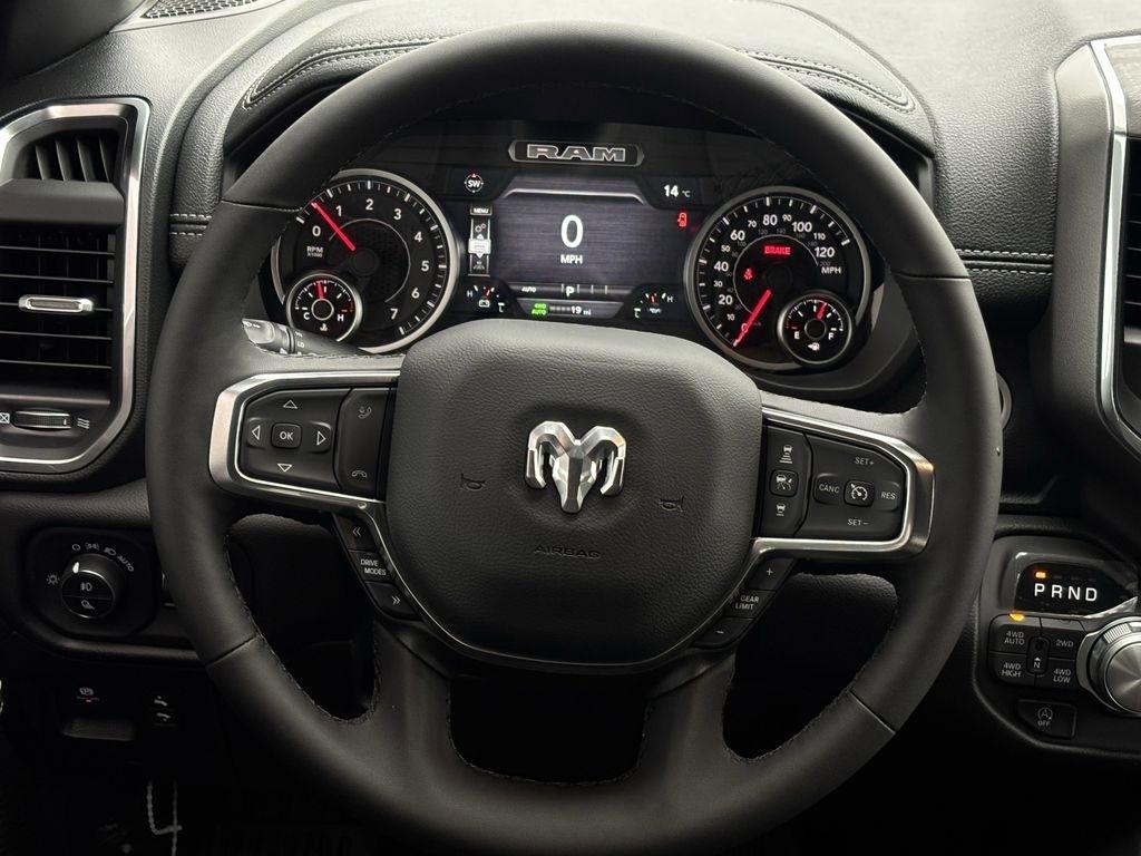 RAM 1500 Laramie Crew Cab SWB 4WD 2026