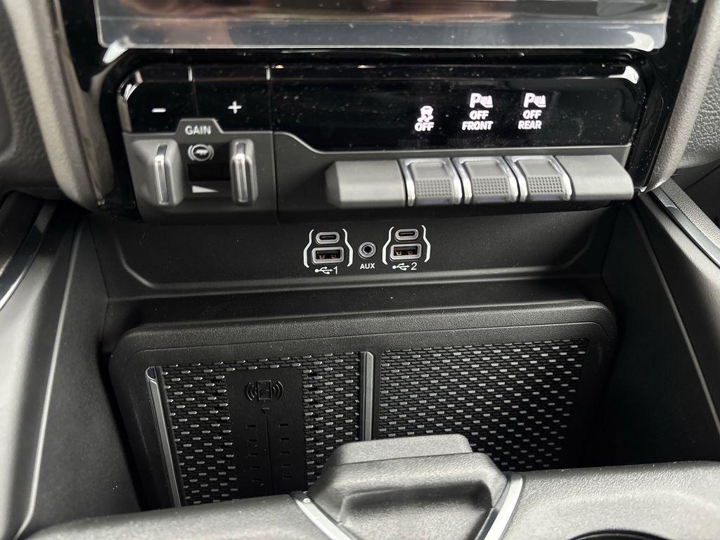 RAM 1500 Laramie Crew Cab SWB 4WD 2026