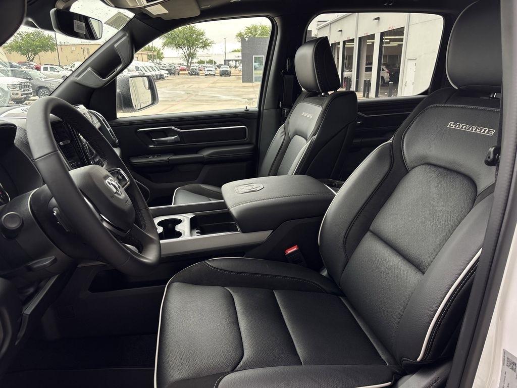 RAM 1500 Laramie Crew Cab SWB 4WD 2026
