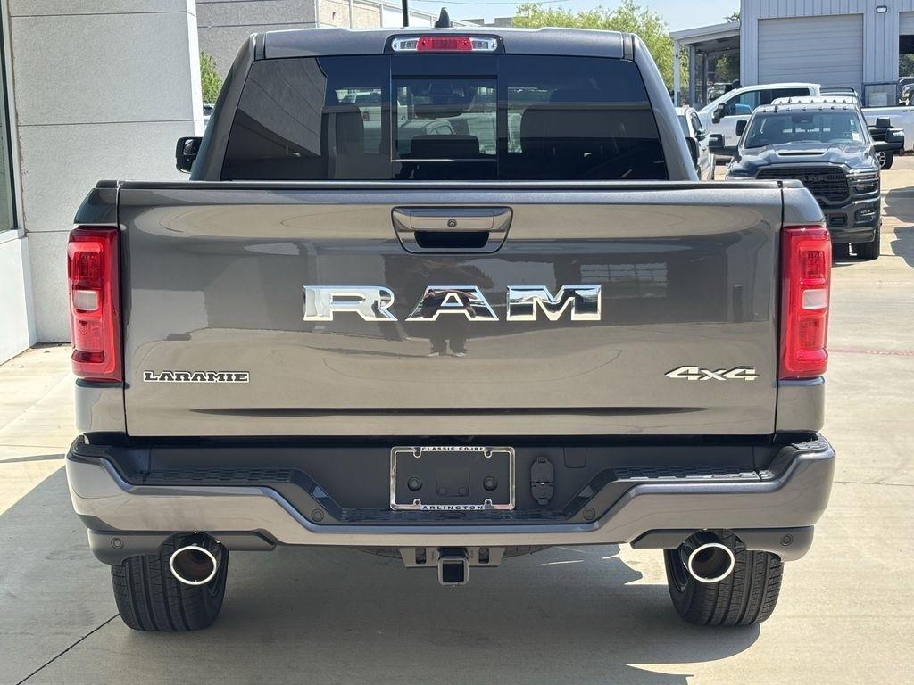 RAM 1500 Laramie Crew Cab SWB 4WD 2026