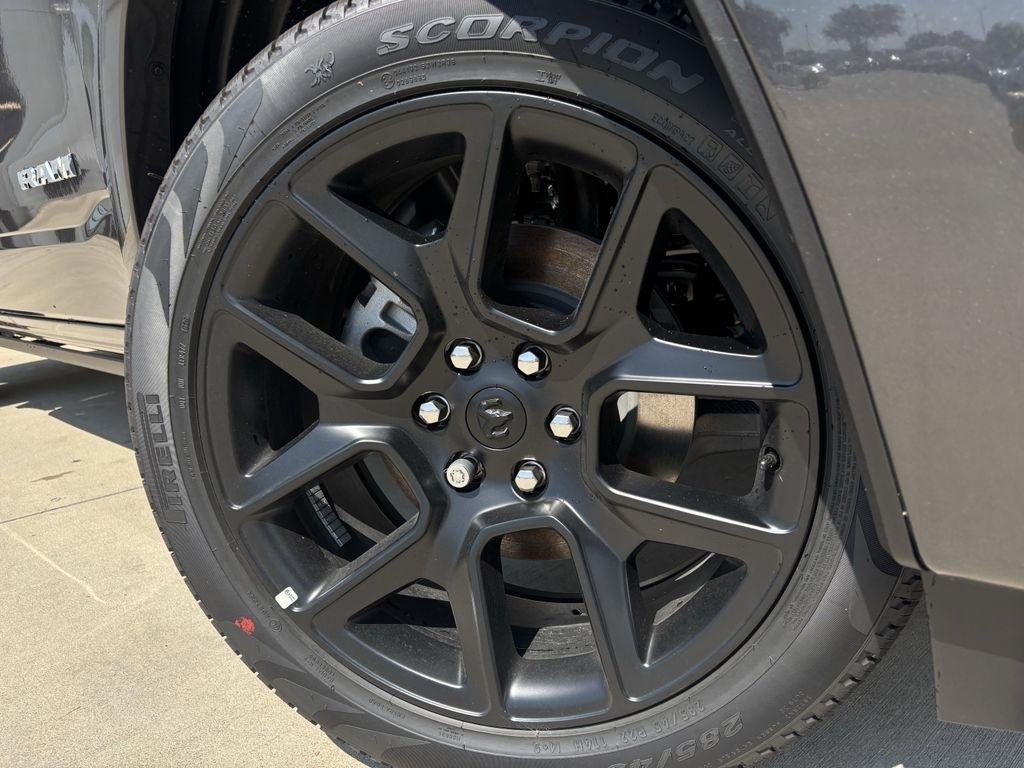 RAM 1500 Laramie Crew Cab SWB 4WD 2026