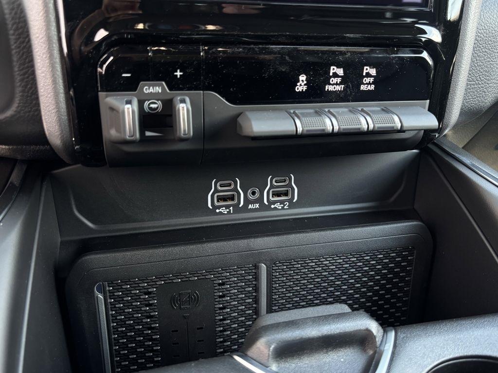 RAM 1500 Laramie Crew Cab SWB 4WD 2026
