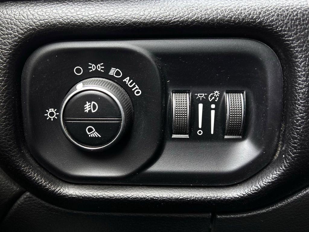 RAM 2500 Laramie Crew Cab SWB 4WD 2024