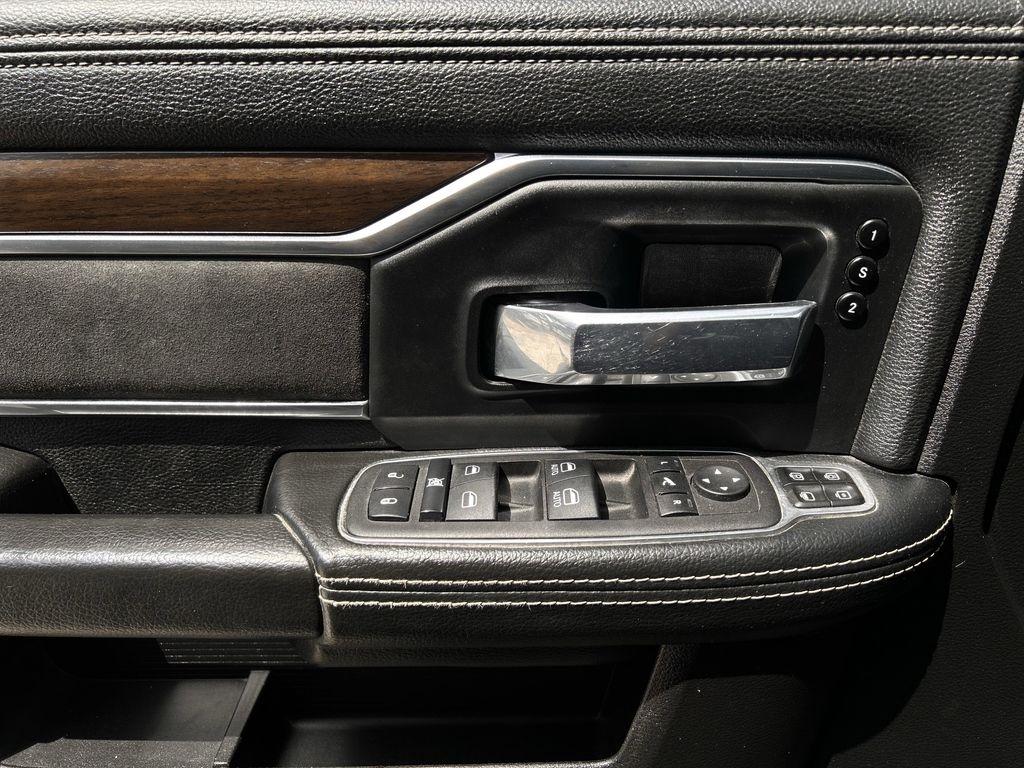 RAM 2500 Laramie Crew Cab SWB 4WD 2024