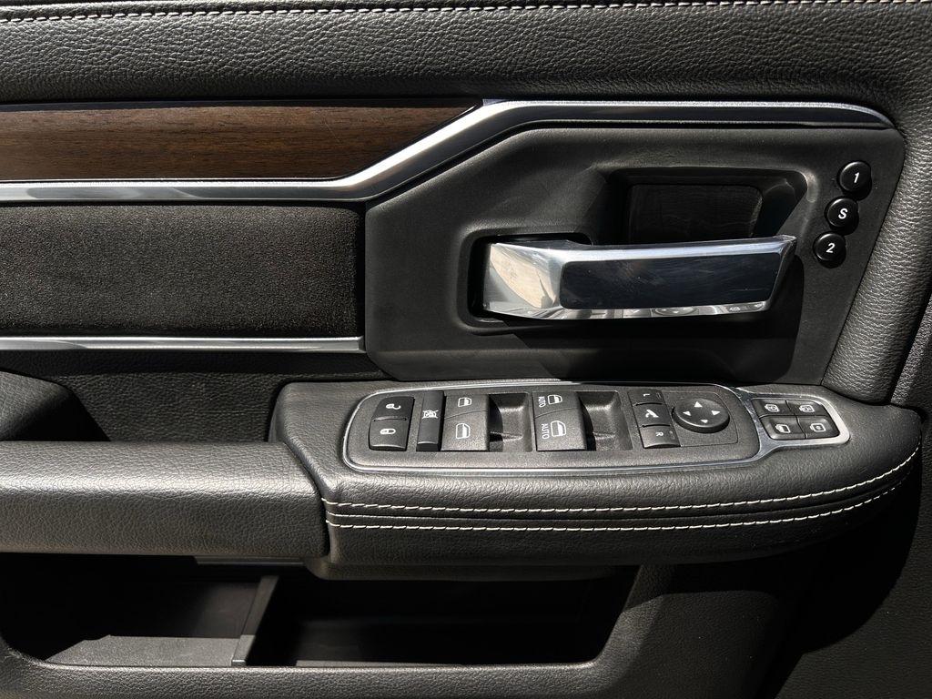 RAM 2500 Laramie Crew Cab SWB 4WD 2024