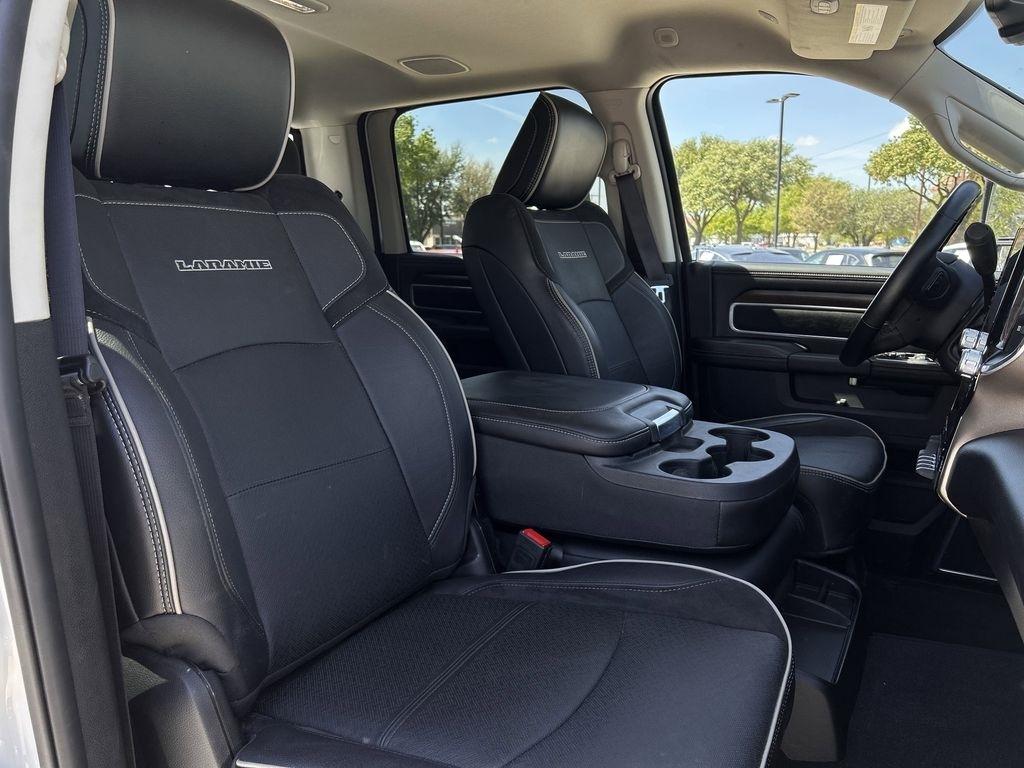 RAM 2500 Laramie Crew Cab SWB 4WD 2024