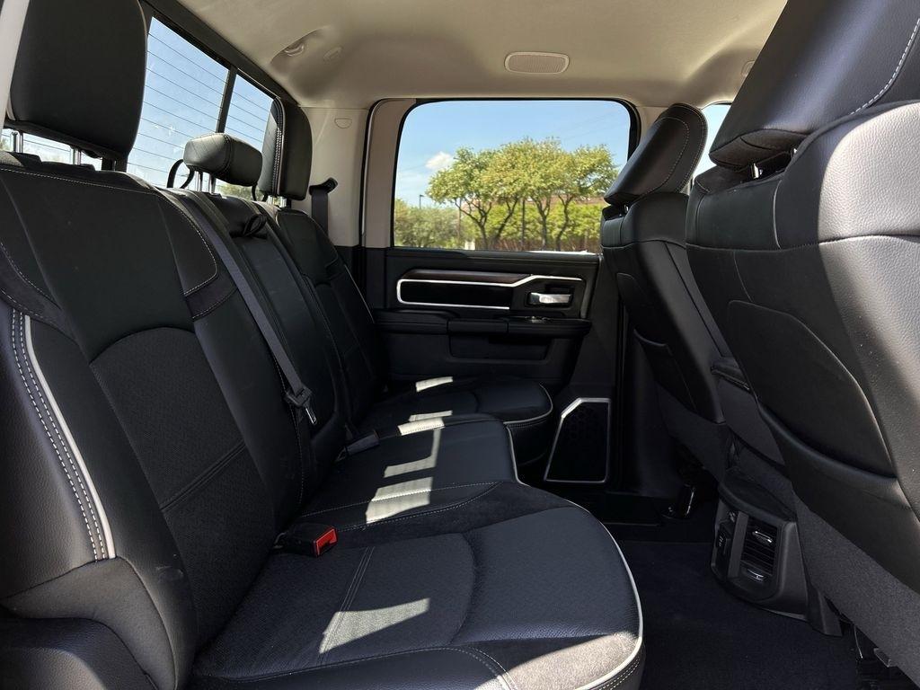 RAM 2500 Laramie Crew Cab SWB 4WD 2024