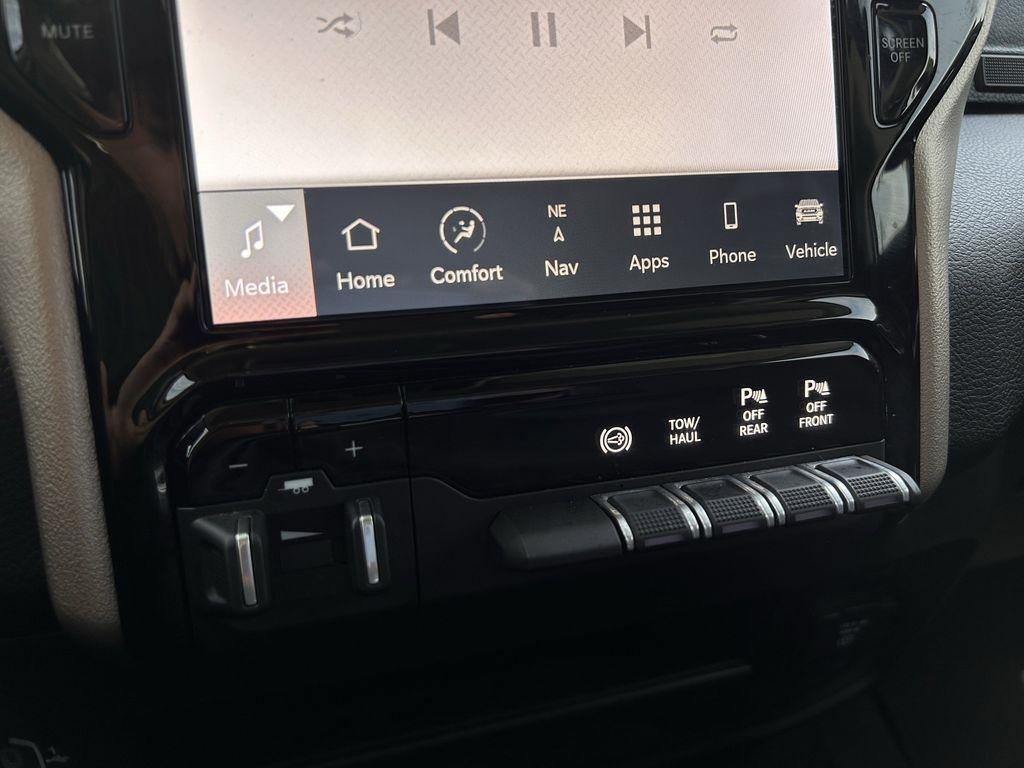 RAM 2500 Laramie Crew Cab SWB 4WD 2024