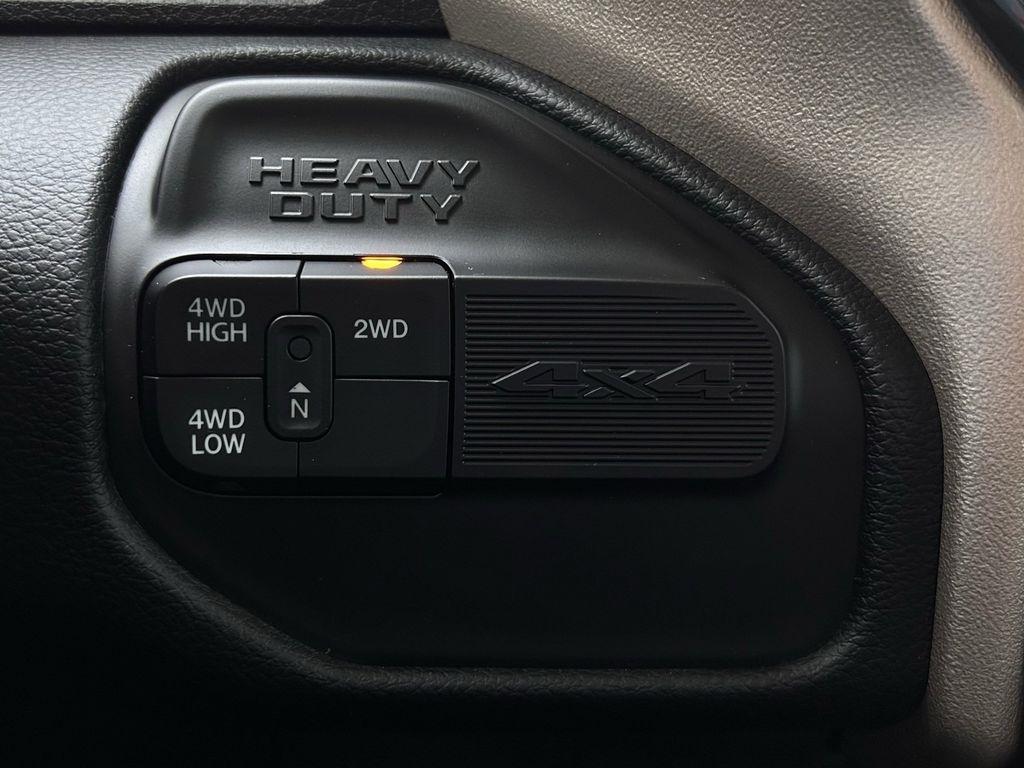 RAM 2500 Laramie Crew Cab SWB 4WD 2024