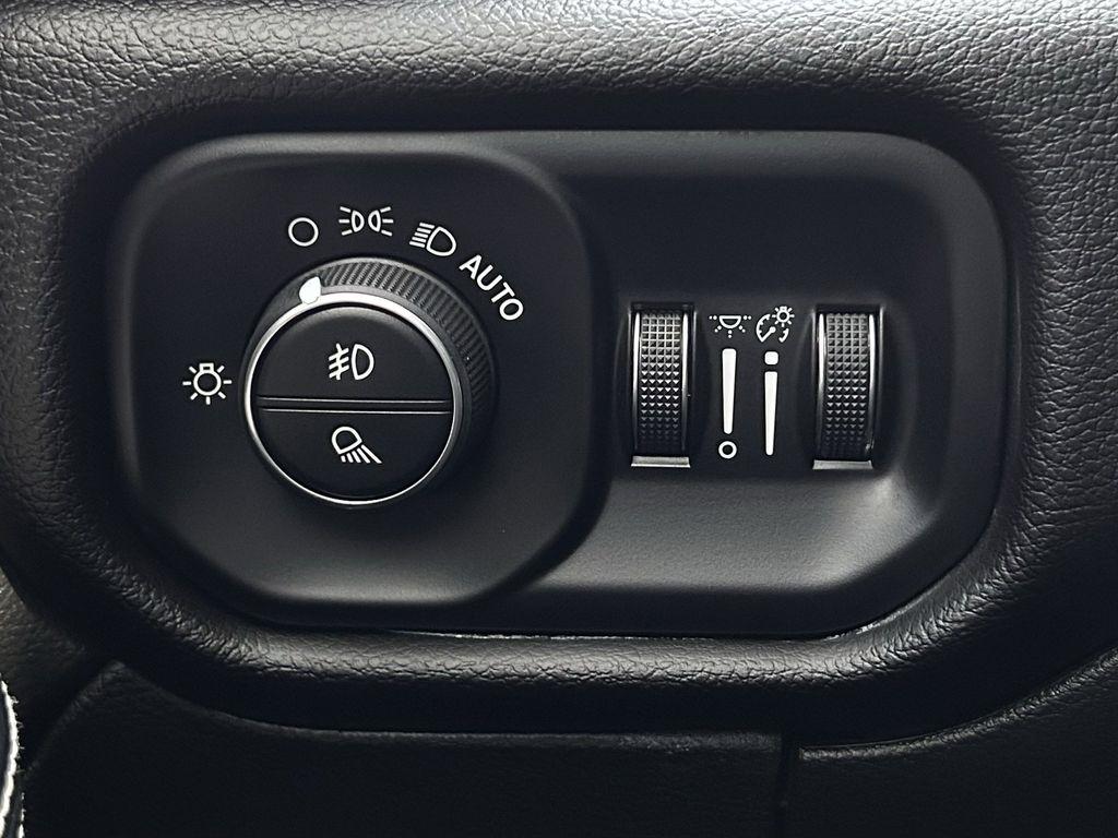 RAM 2500 Laramie Crew Cab SWB 4WD 2024