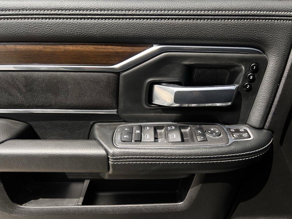 RAM 2500 Laramie Crew Cab SWB 4WD 2024