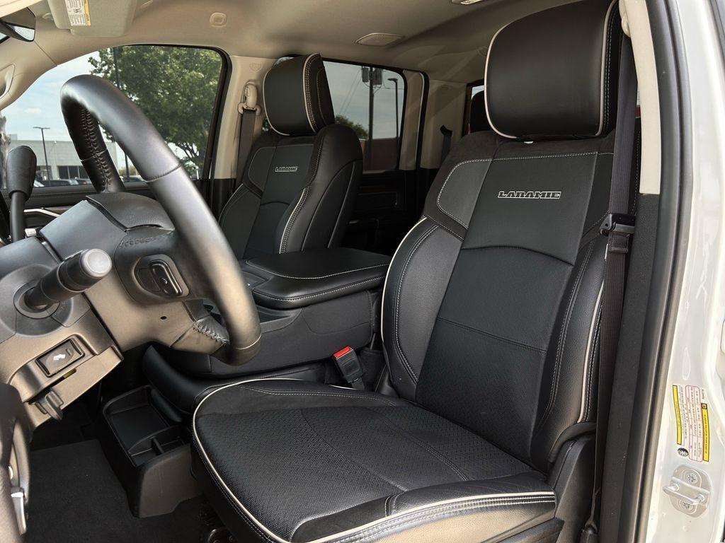 RAM 2500 Laramie Crew Cab SWB 4WD 2024