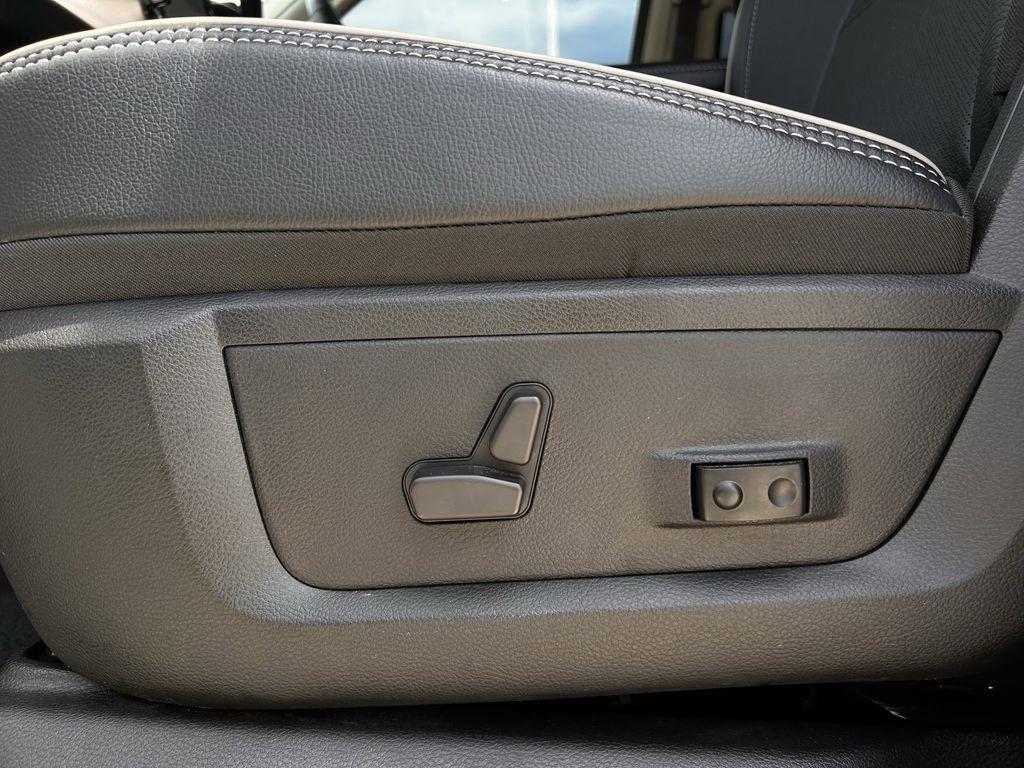 RAM 2500 Laramie Crew Cab SWB 4WD 2024