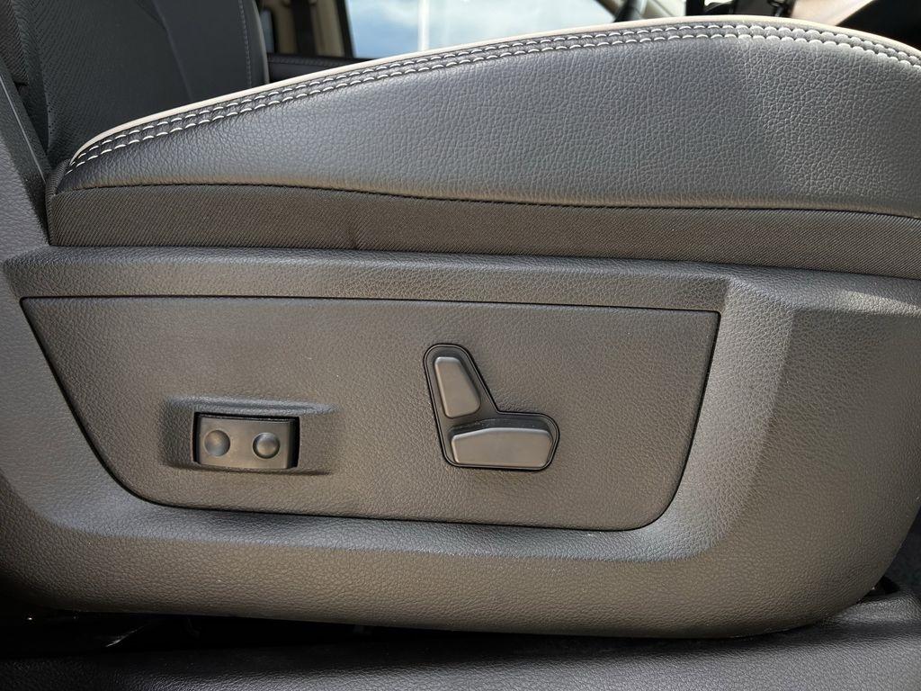 RAM 2500 Laramie Crew Cab SWB 4WD 2024