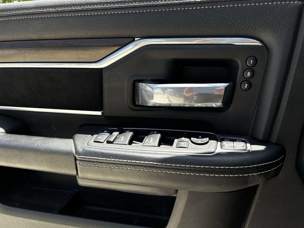 RAM 2500 Laramie Crew Cab SWB 4WD 2024