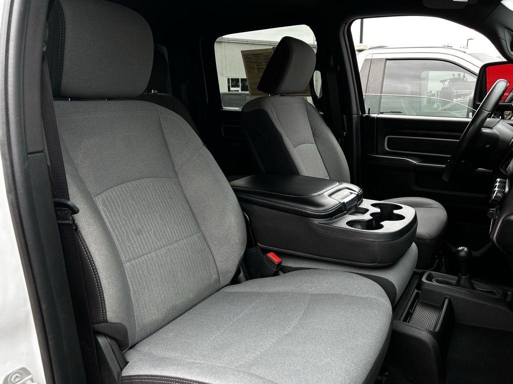 RAM 3500 Crew Cab 4WD DRW 2024