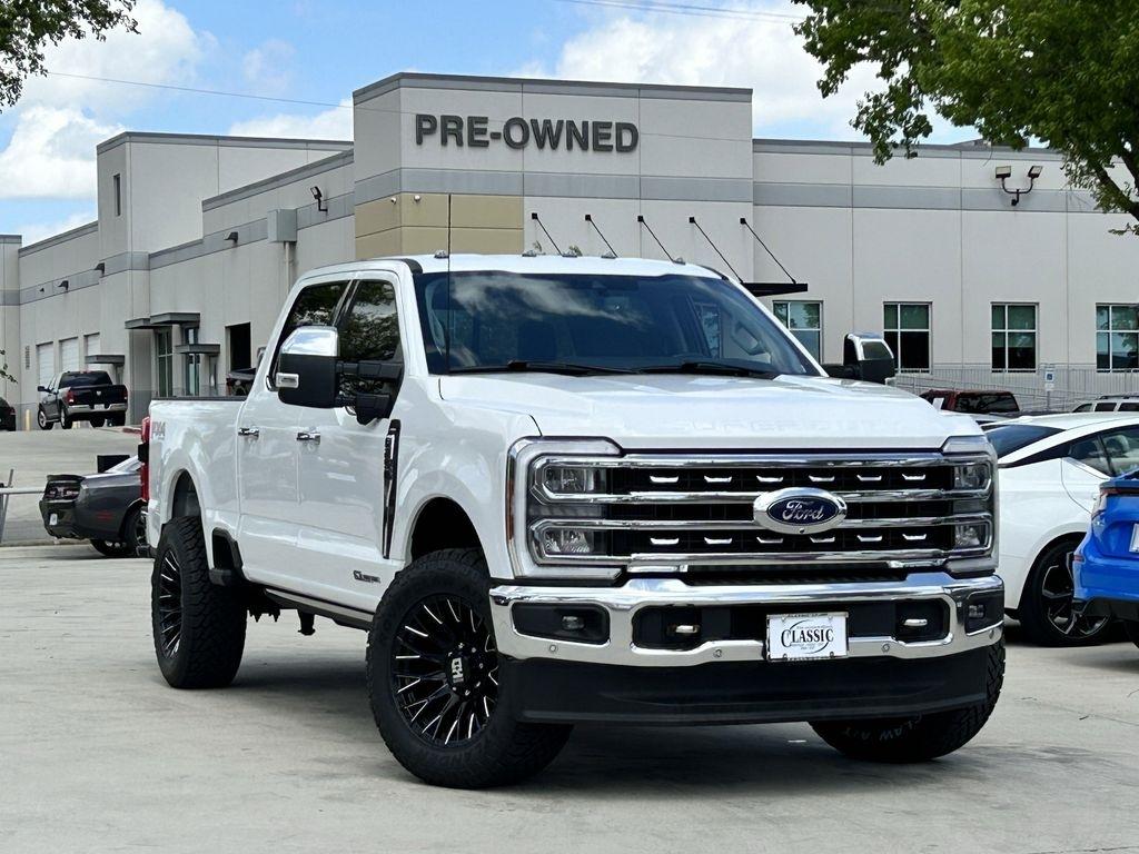 Ford F-250 SD Lariat Crew Cab 4WD 2023