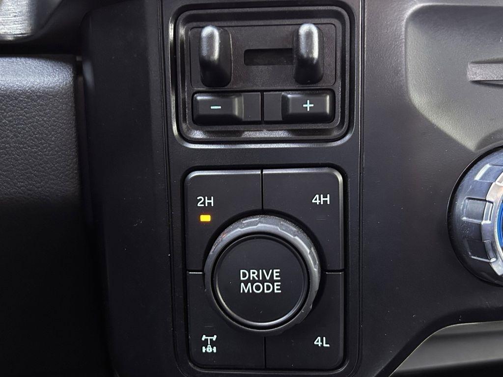 Ford F-250 SD Lariat Crew Cab 4WD 2023