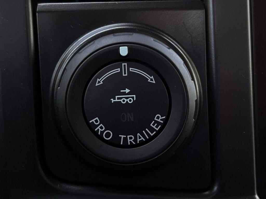 Ford F-250 SD Lariat Crew Cab 4WD 2023