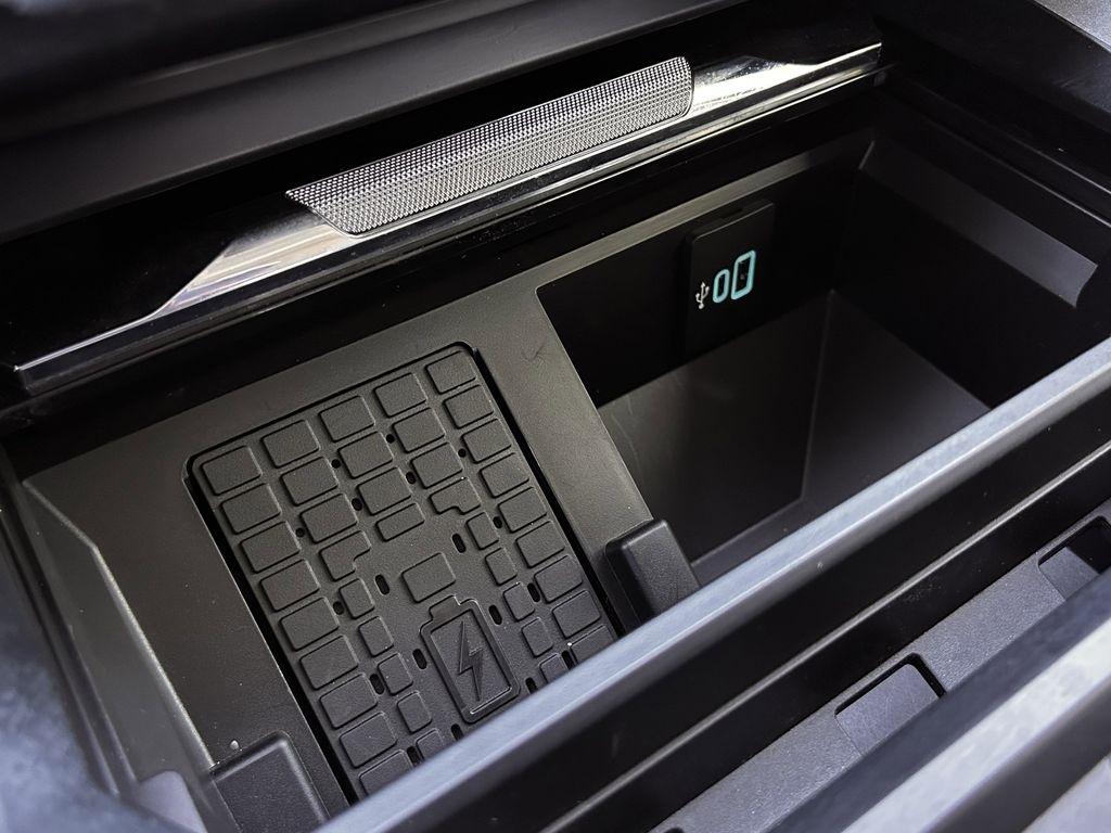 Ford F-250 SD Lariat Crew Cab 4WD 2023