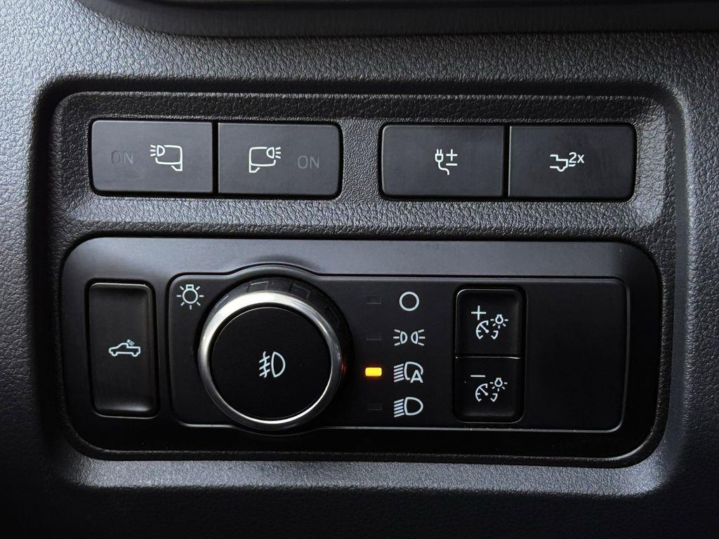 Ford F-250 SD Lariat Crew Cab 4WD 2023