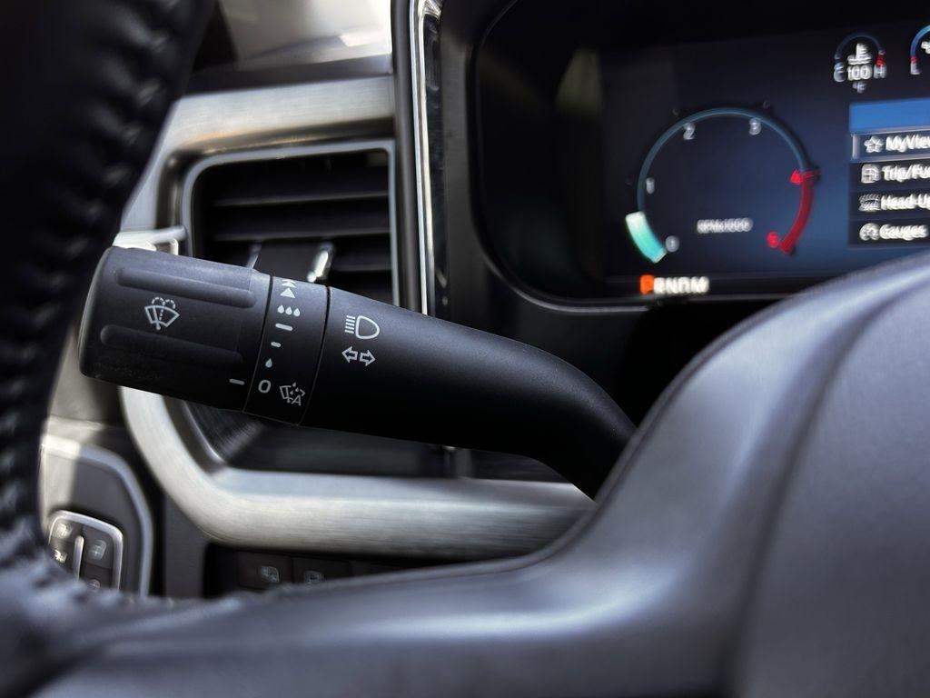 Ford F-250 SD Lariat Crew Cab 4WD 2023