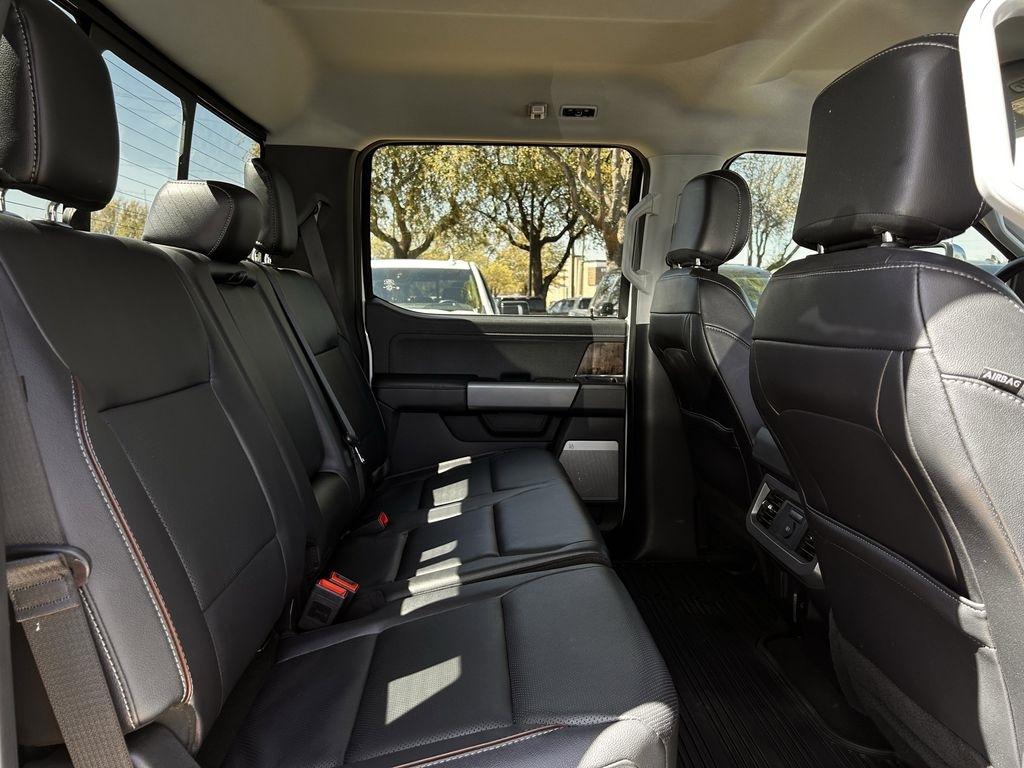 Ford F-250 SD Lariat Crew Cab 4WD 2023