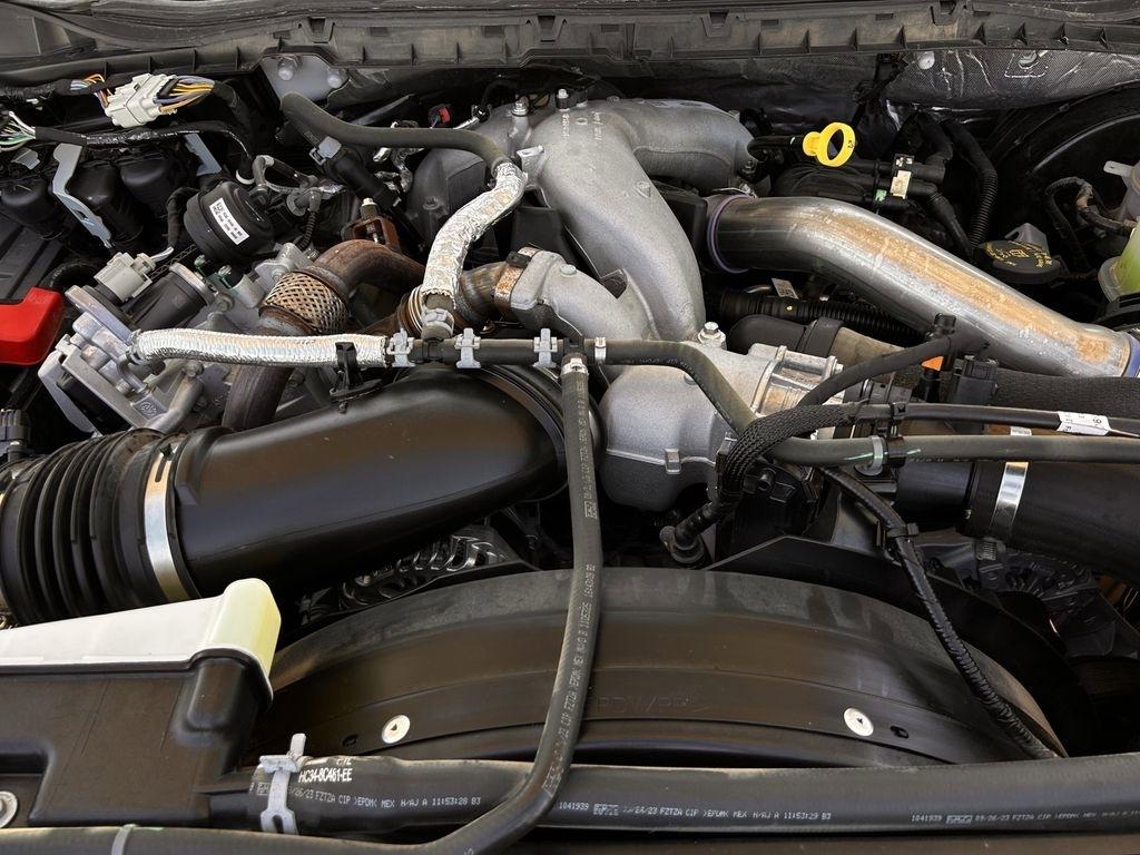 Ford F-250 SD Lariat Crew Cab 4WD 2023