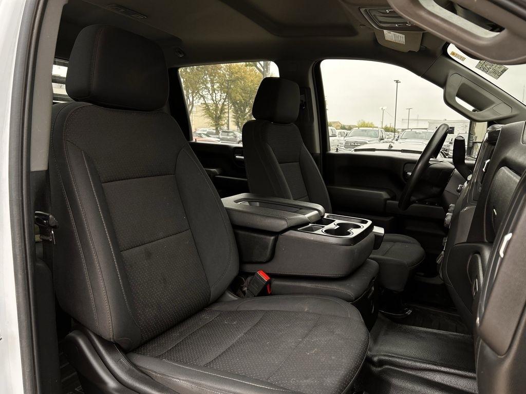 Chevrolet Silverado 3500HD Work Truck Crew Cab 4WD 2025