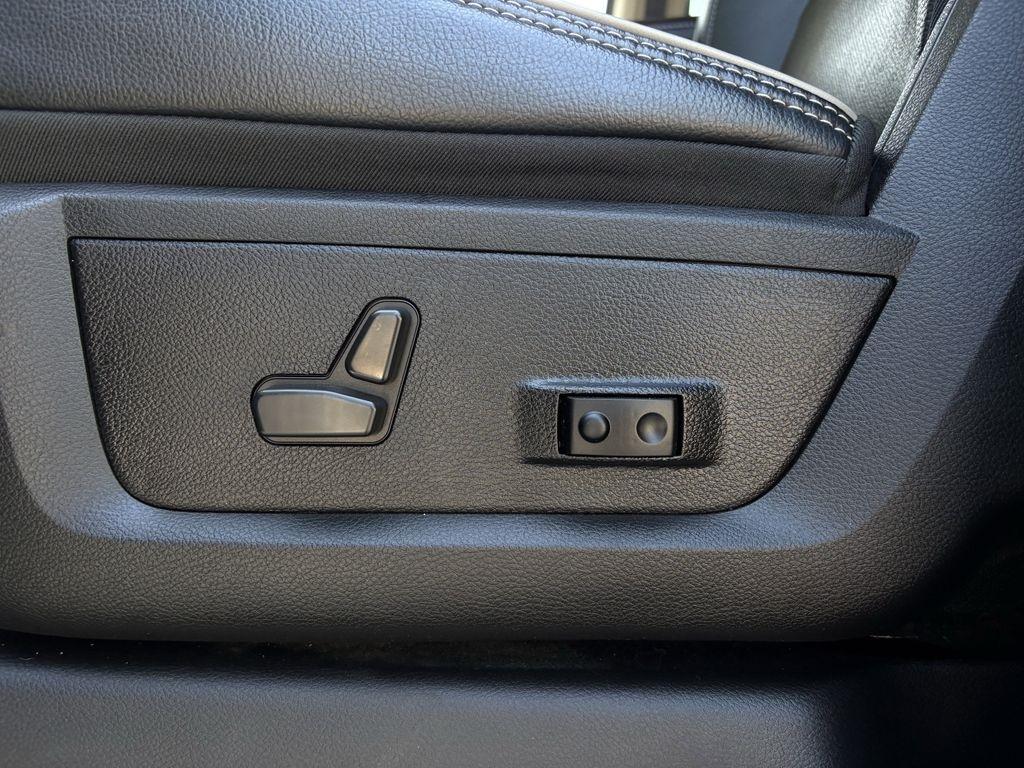 RAM 2500 Laramie Crew Cab SWB 4WD 2024