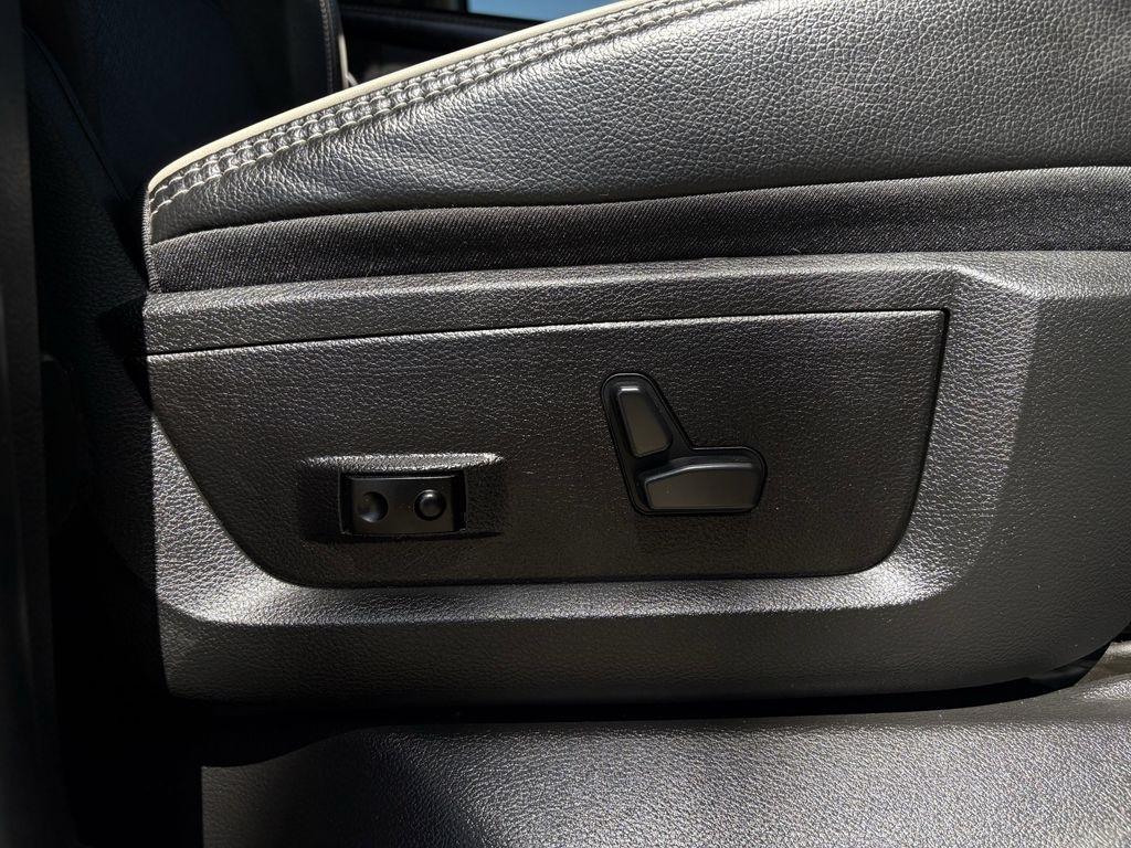 RAM 2500 Laramie Crew Cab SWB 4WD 2024