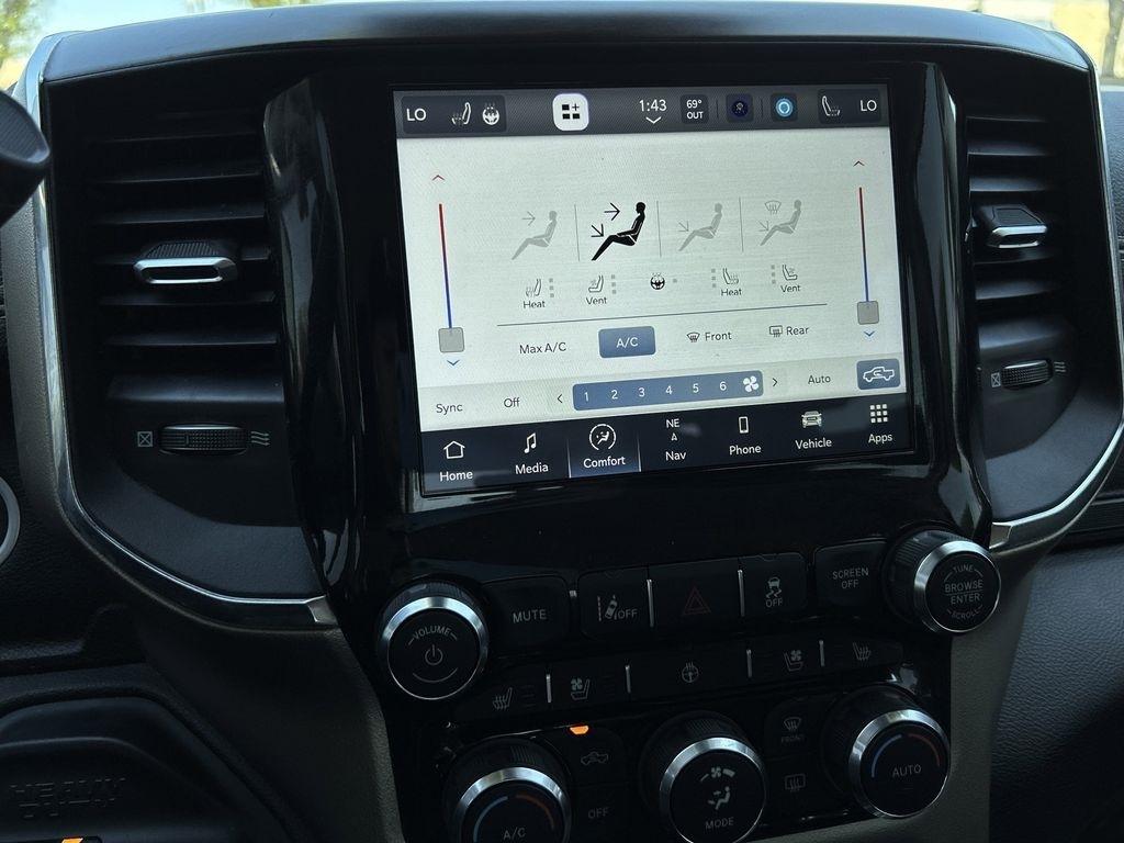 RAM 2500 Laramie Crew Cab SWB 4WD 2024