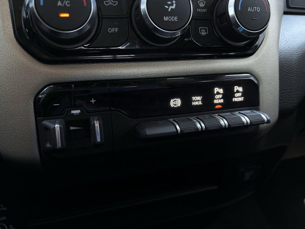 RAM 2500 Laramie Crew Cab SWB 4WD 2024