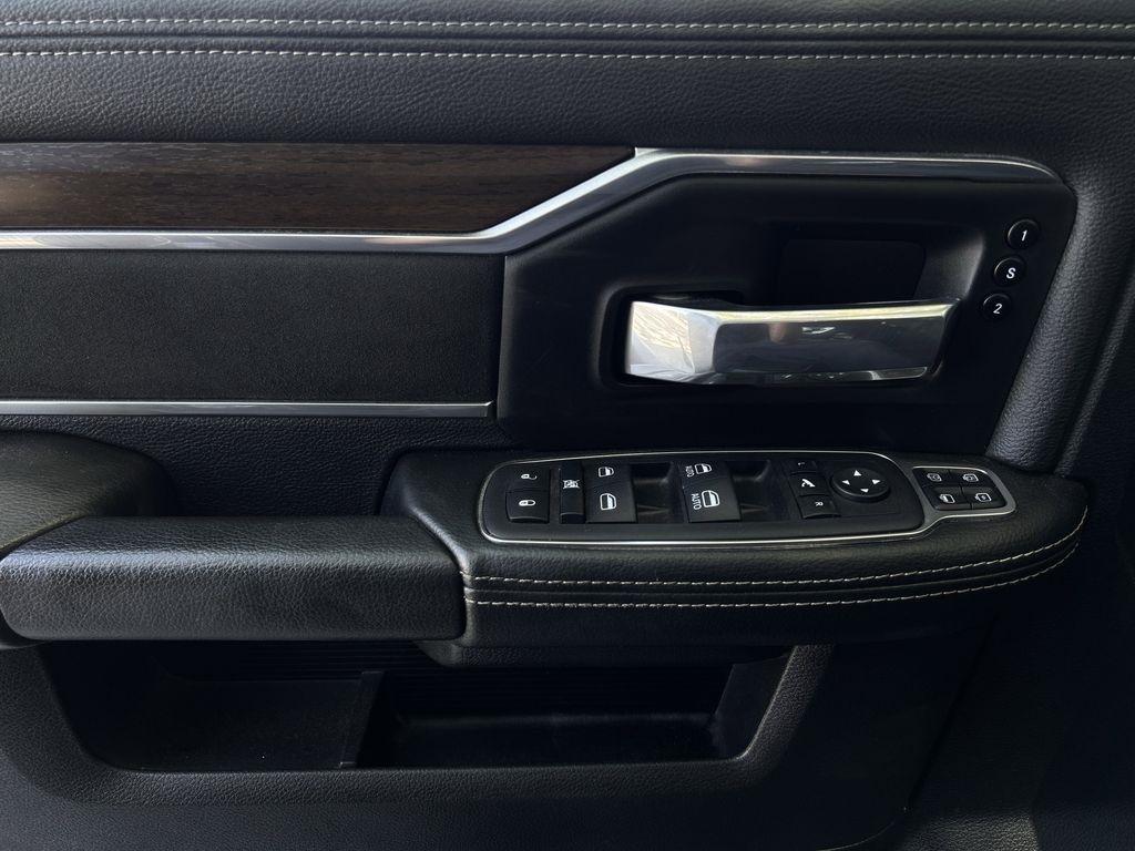 RAM 2500 Laramie Crew Cab SWB 4WD 2024