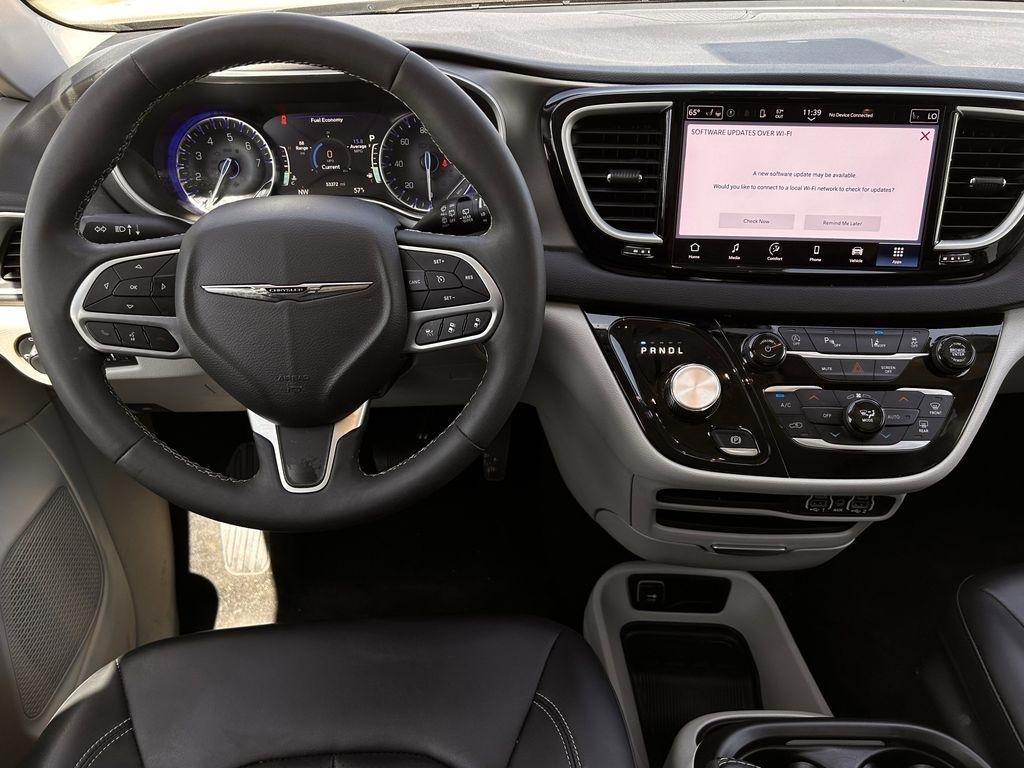 Chrysler Pacifica Touring L 2024