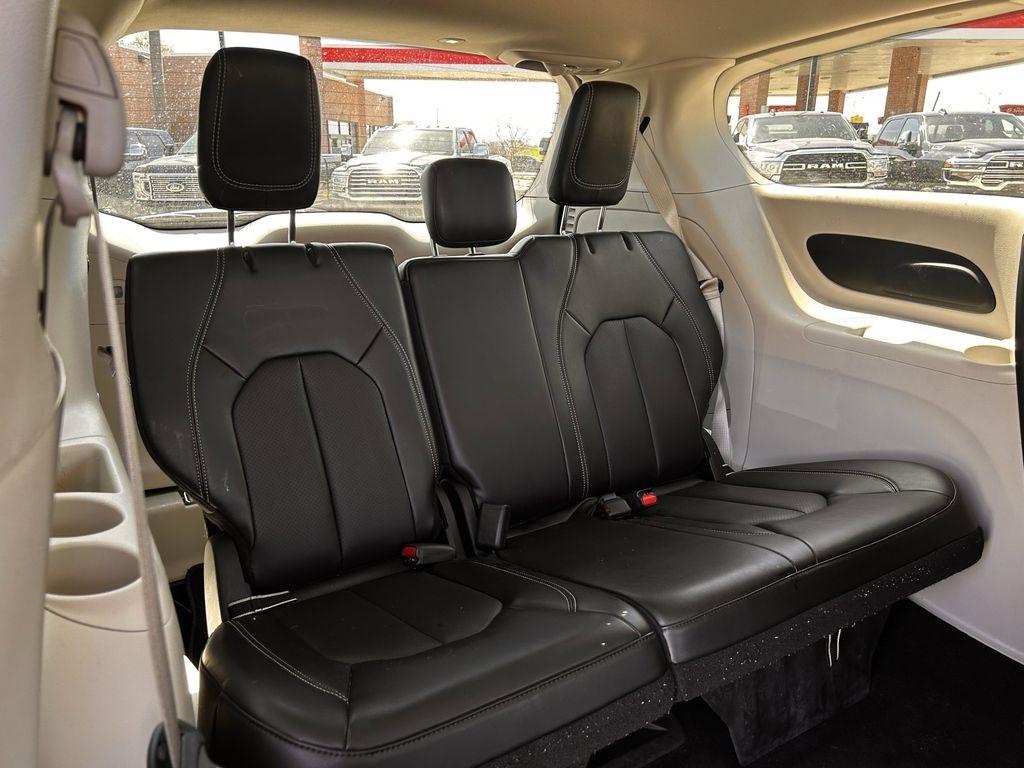 Chrysler Pacifica Touring L 2024