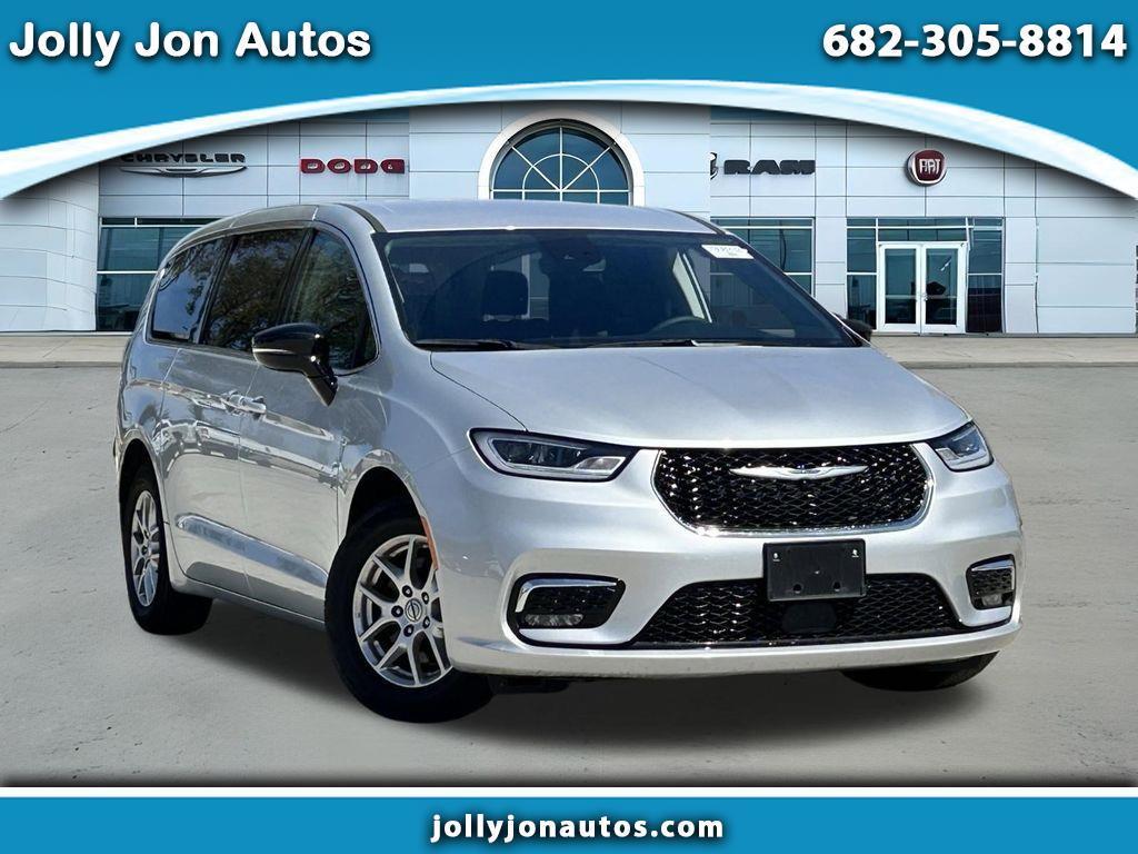 Chrysler Pacifica Touring L 2024