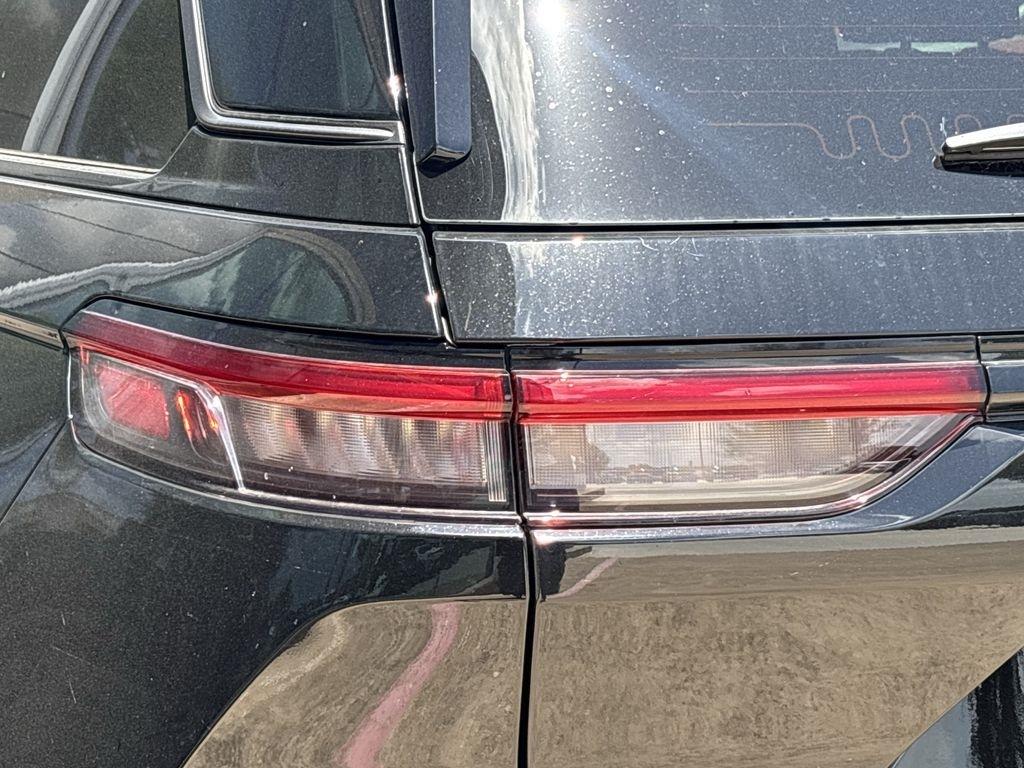Jeep Grand Cherokee Laredo 4WD 2026