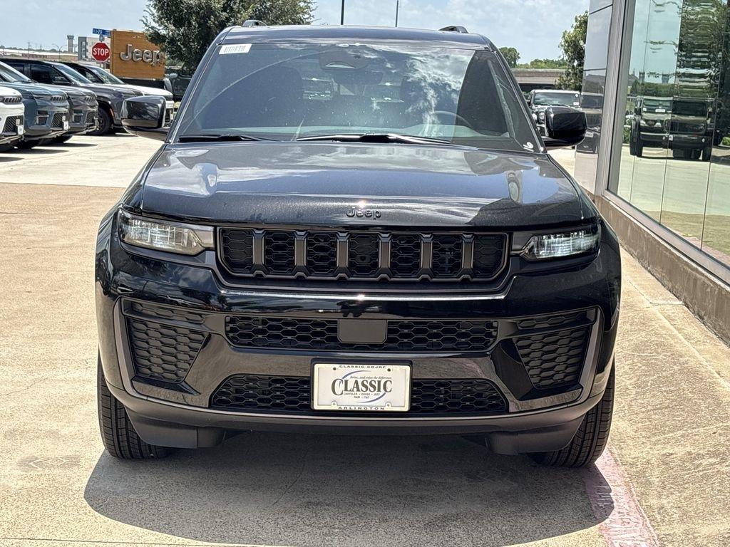 Jeep Grand Cherokee Laredo 4WD 2026