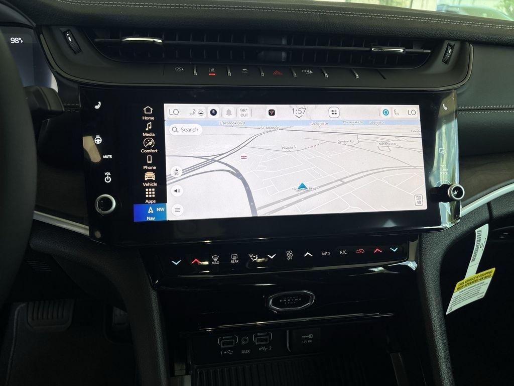 Jeep Grand Cherokee Laredo 4WD 2026