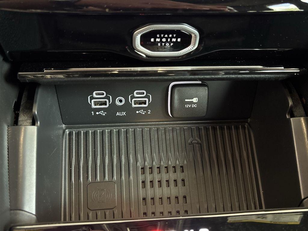 Jeep Grand Cherokee Laredo 4WD 2026