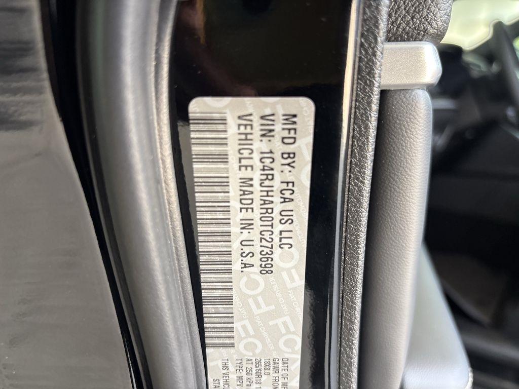 Jeep Grand Cherokee Laredo 4WD 2026