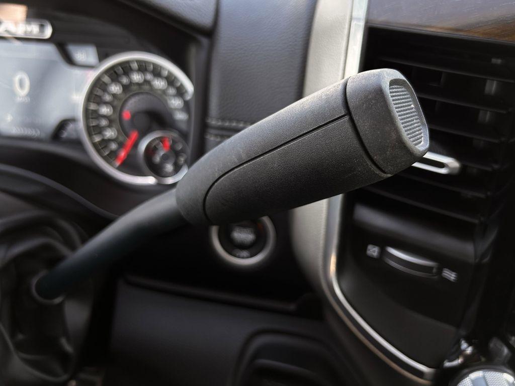 RAM 2500 Laramie Crew Cab SWB 4WD 2024